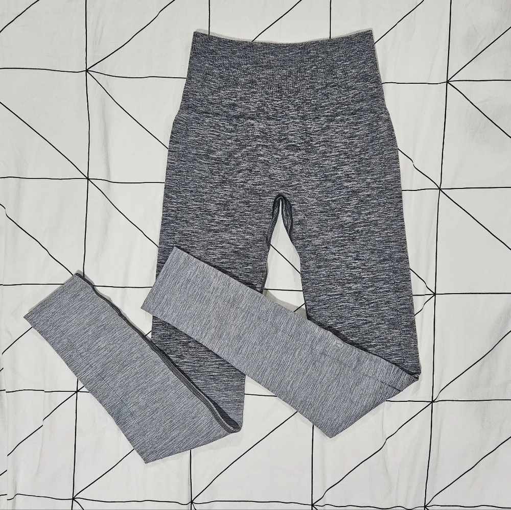 Lululemon Balance & Resist 7/8 Tight (25") Black / White / Light Cast Gradiant - Picture 3 of 6